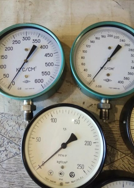 Манометр ОБМ1-160 1,5 0-2,5 манометр